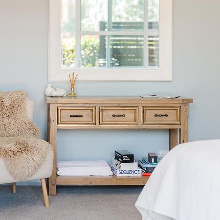 Revive On Oakview Boutique Beauty And Accommodation Ashburton Eksteriør bilde